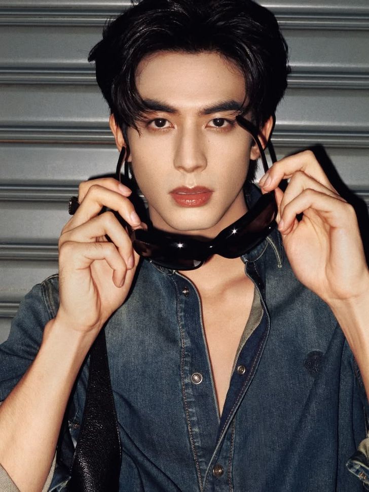 พระเอกจีนรุ่นใหม่