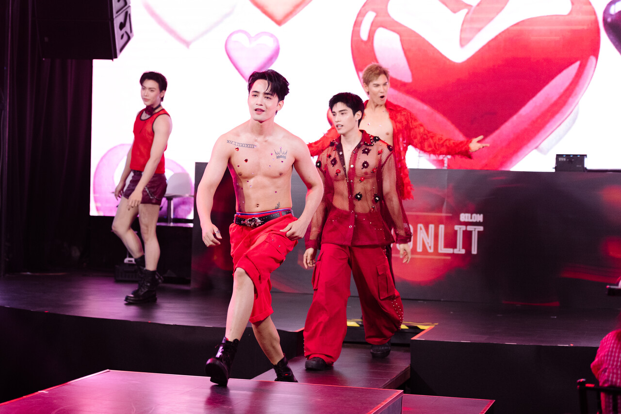 Love of Silom รักแห่งสีลม