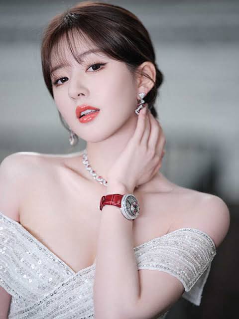 จ้าวลู่ซือ (Zhao Lusi)