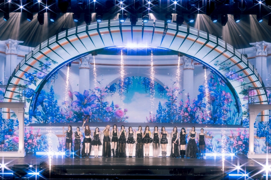 Blush Blossom Fan Fest 2026 : Midnight Bloom