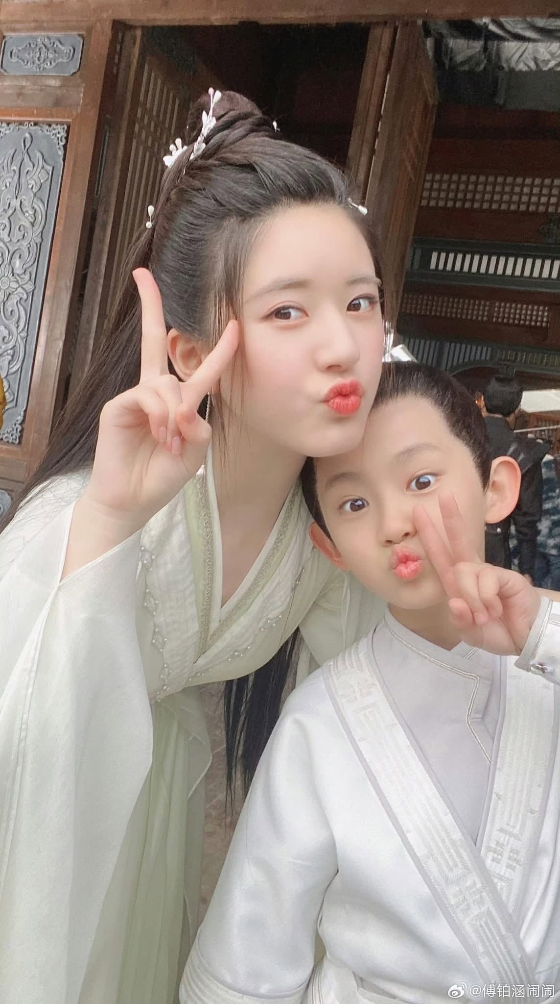 จ้าวลู่ซือ และ ฟู่ป๋อหาน  