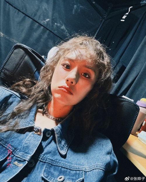 จางเย่อจือ (Zhang Yezi) 