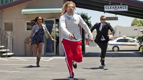 hit and run ล่าทะลุเมือง