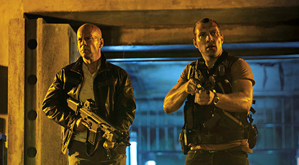 จอห์น แม็คเคลน กับลูกชาย ลุยภารกิจอึด ใน Die Hard 5