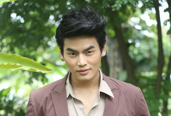 ฮั่น ฟิตเล่น “คุ้มนางครวญ” ปลื้มได้รุ่นพี่ในกองช่วยติว