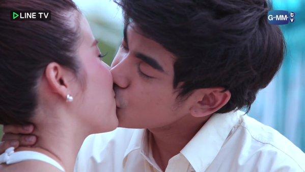 ฉากจูบละครไทย