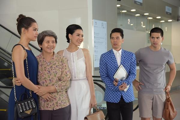 คลื่นชีวิต ญาญ่า