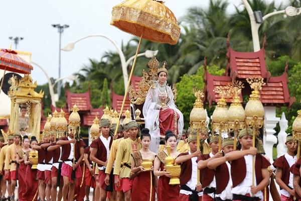 เพลิงพระนาง ตอนแรก