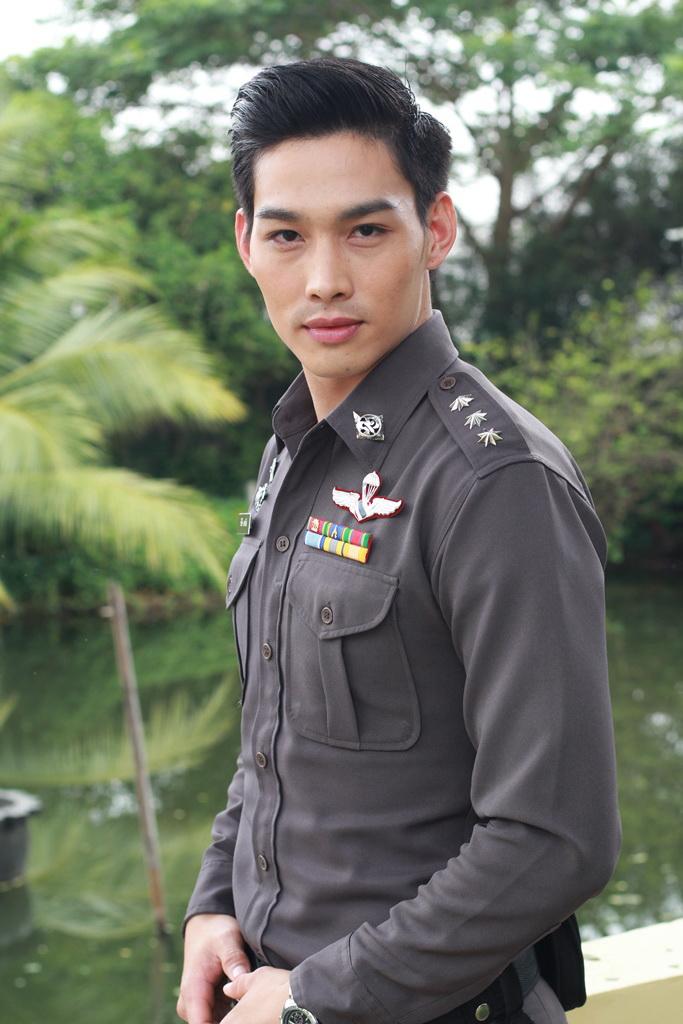 เชิงชายชาญ