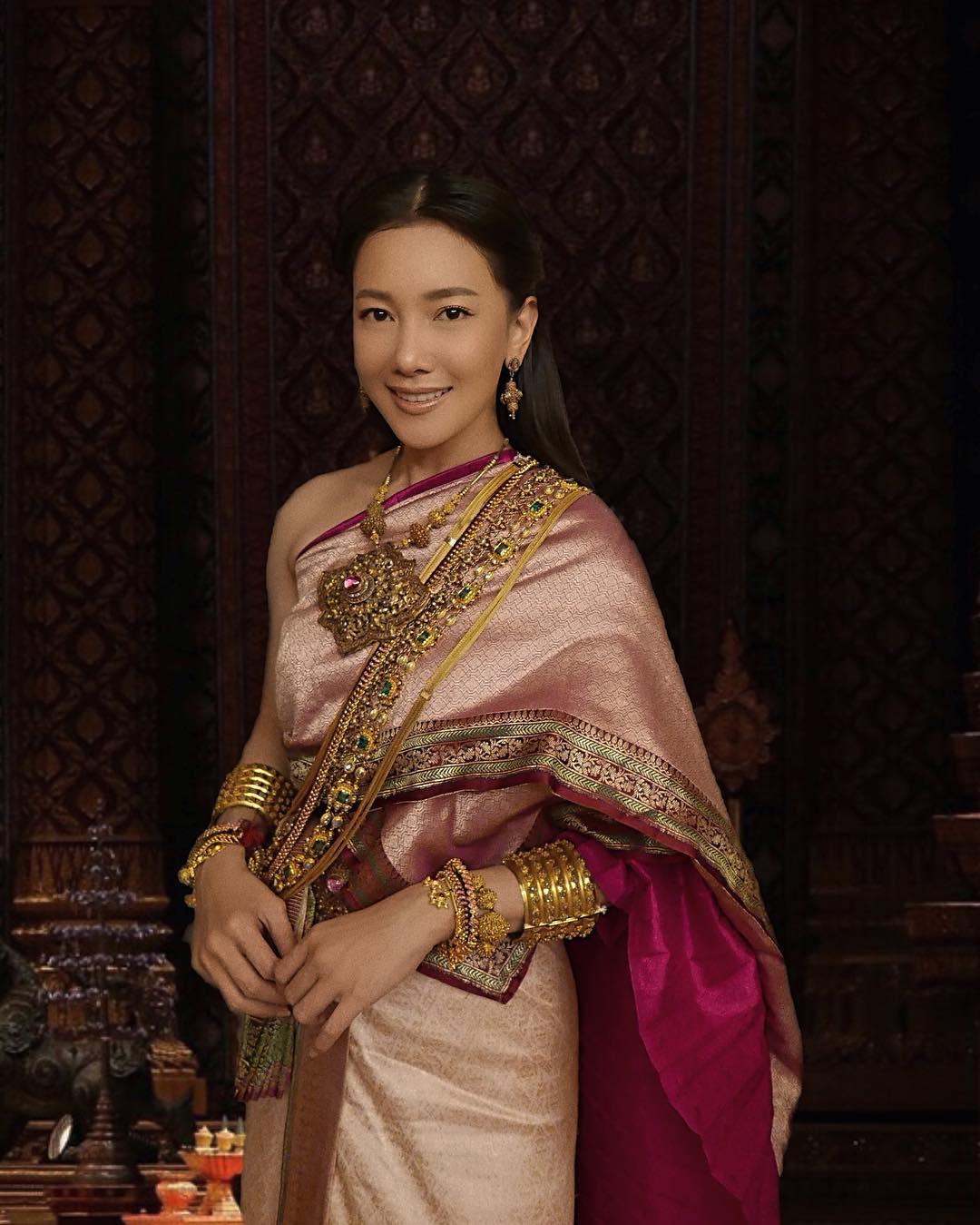 เพลิงเสน่หา  