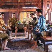 ลิขิตแห่งจันทร์ vs บุพเพสันนิวาส