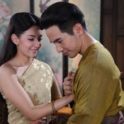 ลิขิตแห่งจันทร์ vs บุพเพสันนิวาส