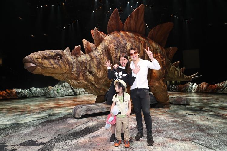 Walking with Dinosaurs อลังการงานเปิดโลกดึกดำบรรพ์และไดโนเสาร์ตัวยักษ์