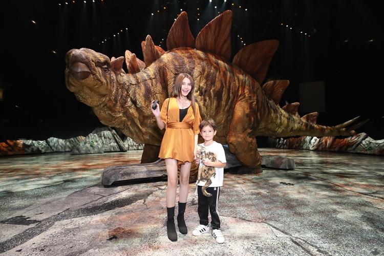 Walking with Dinosaurs อลังการงานเปิดโลกดึกดำบรรพ์และไดโนเสาร์ตัวยักษ์