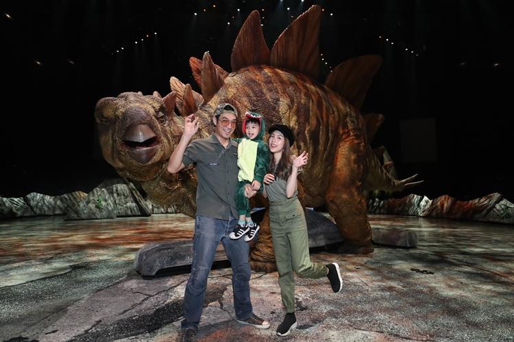 Walking with Dinosaurs อลังการงานเปิดโลกดึกดำบรรพ์และไดโนเสาร์ตัวยักษ์