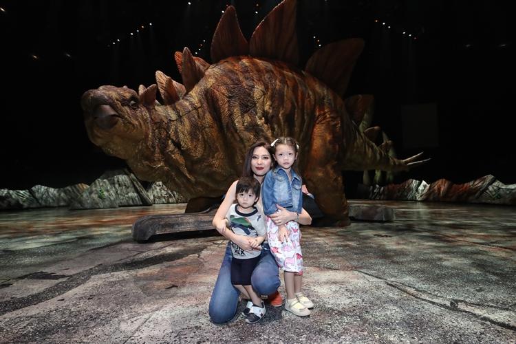 Walking with Dinosaurs อลังการงานเปิดโลกดึกดำบรรพ์และไดโนเสาร์ตัวยักษ์
