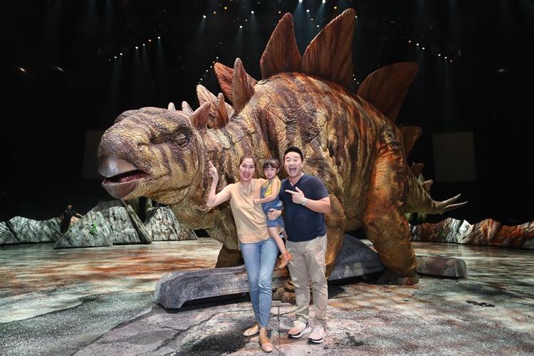 Walking with Dinosaurs อลังการงานเปิดโลกดึกดำบรรพ์และไดโนเสาร์ตัวยักษ์