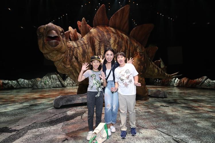 Walking with Dinosaurs อลังการงานเปิดโลกดึกดำบรรพ์และไดโนเสาร์ตัวยักษ์