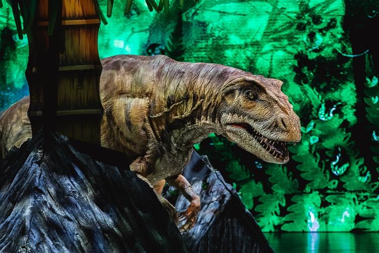 Walking with Dinosaurs อลังการงานเปิดโลกดึกดำบรรพ์และไดโนเสาร์ตัวยักษ์