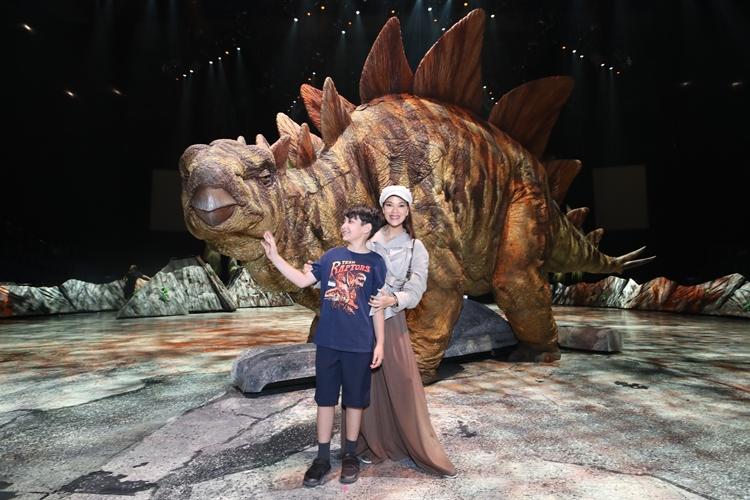 Walking with Dinosaurs อลังการงานเปิดโลกดึกดำบรรพ์และไดโนเสาร์ตัวยักษ์