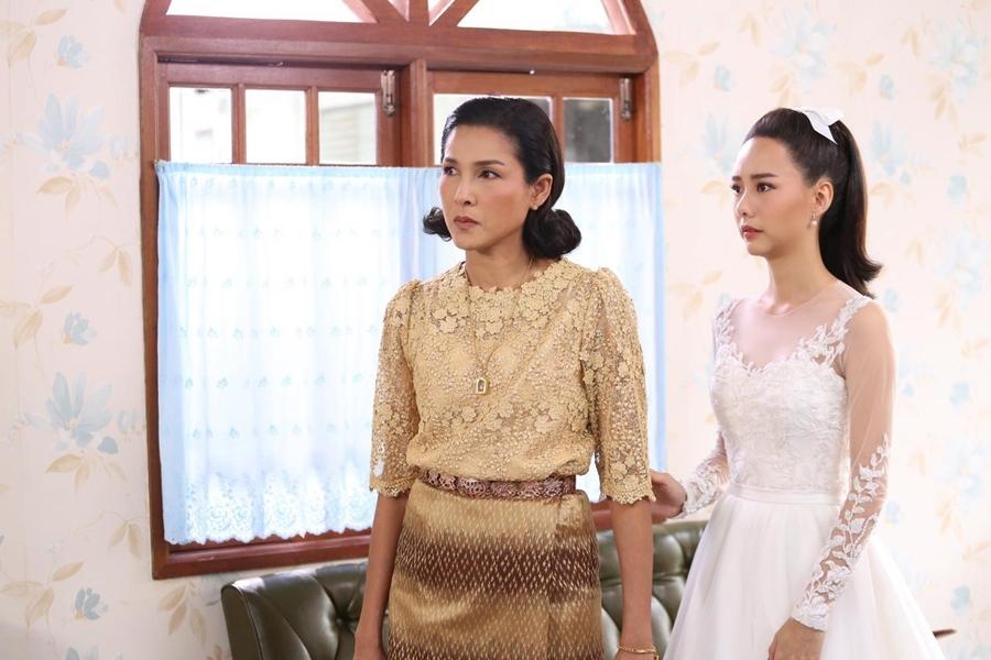 ทุ่งเสน่หา ตอนแรก