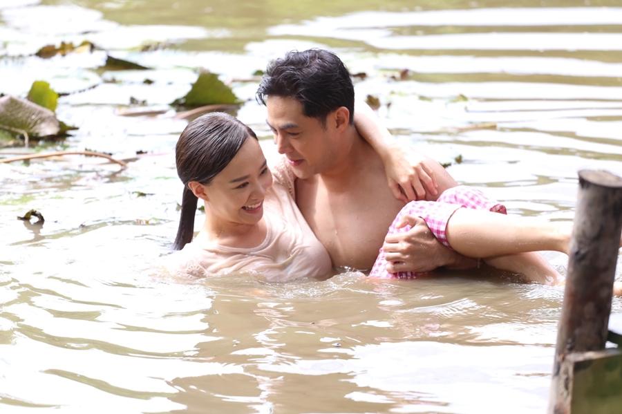 ทุ่งเสน่หา ตอนแรก