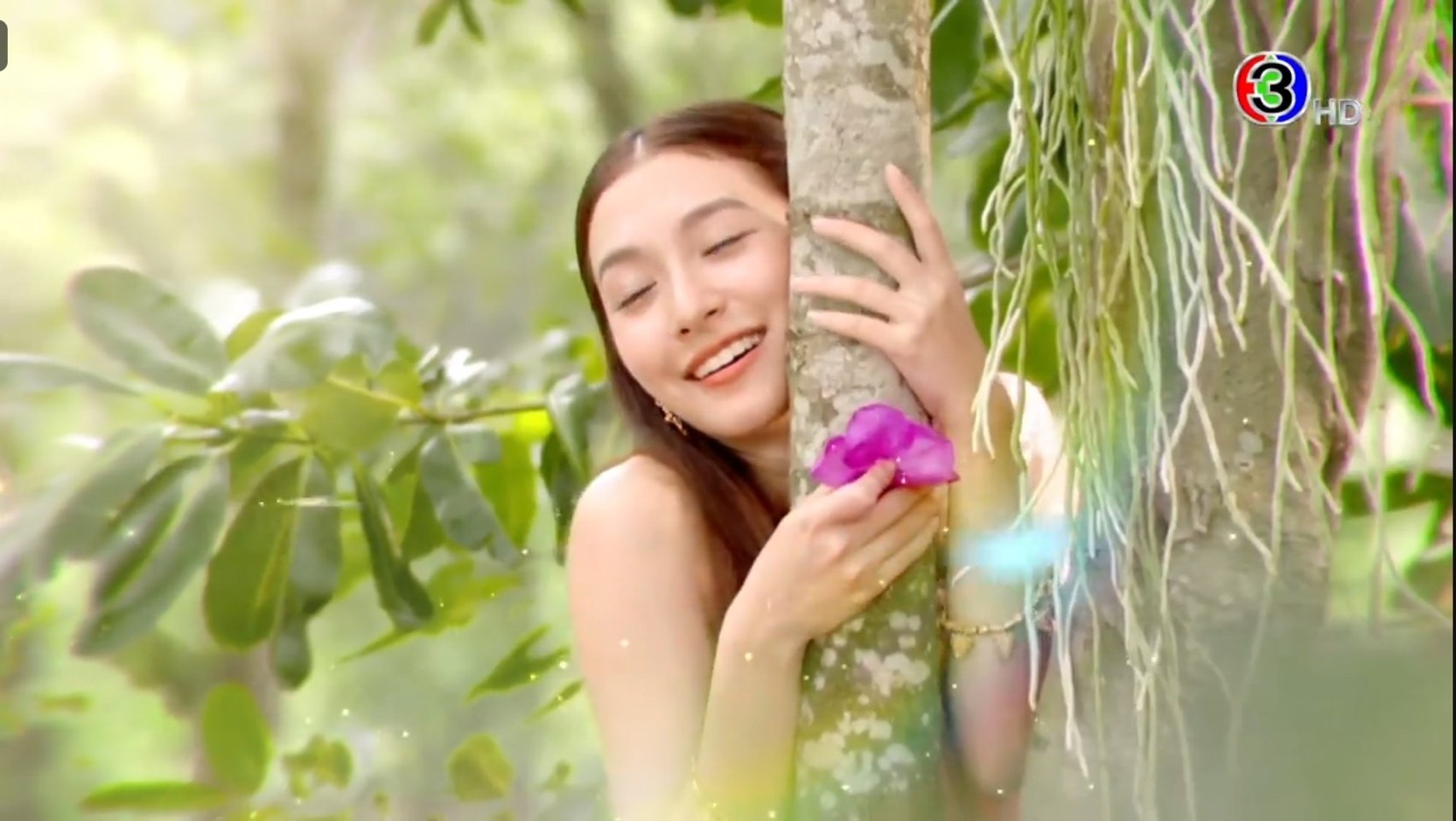 อกเกือบหักฯ  