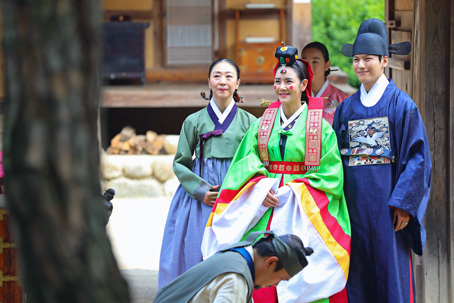 ยิ้มเบาๆ กับเรื่องราววุ่นๆ แห่งราชวงศ์โชซอนกับซีรีส์ Flower Crew : Joseon Marriage Agency