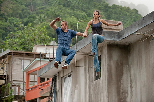 พิเศษก่อนใคร! FAST FIVE ซิ่งสนั่นเมือง ระห่ำกว่าครั้งไหนๆ