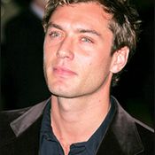 พบกับการพลิกบทบาทครั้งใหม่ของ Jude Law ที่กลายเป็นหญิงไปซะแล้ว