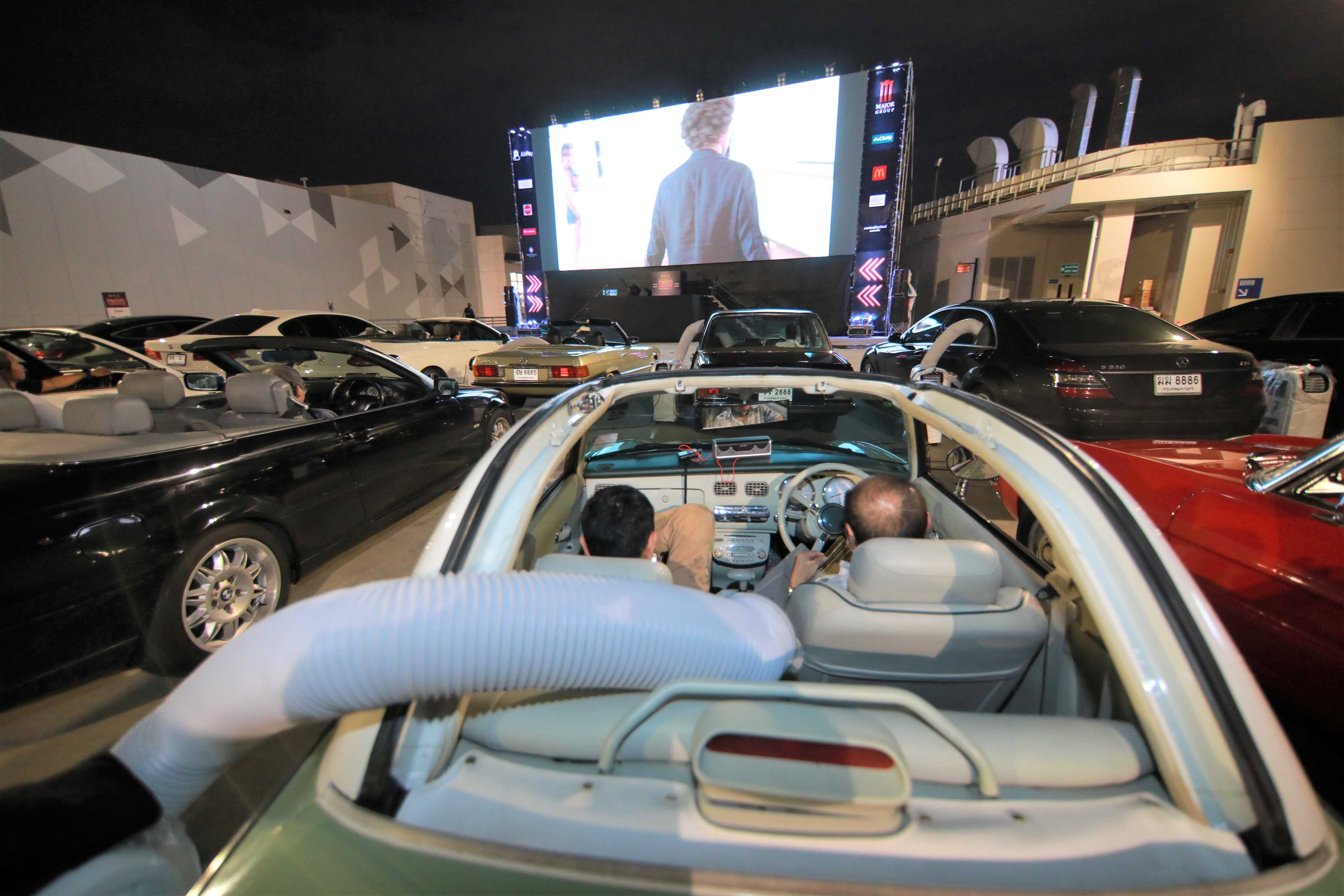 ประมวลภาพ Drive-In Theater ลอยฟ้าสุดคูลโดย เมเจอร์ ดูหนังวิถีใหม่แบบชิลๆ