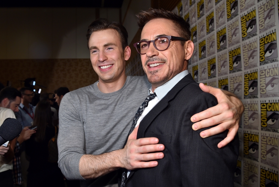 Robert Downey Jr.  โรเบิร์ต ดาวนีย์ จูเนียร์