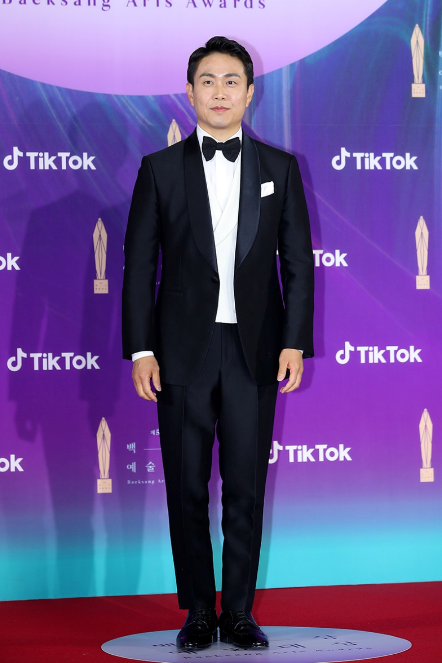 baeksang arts awards 2021 Netflix