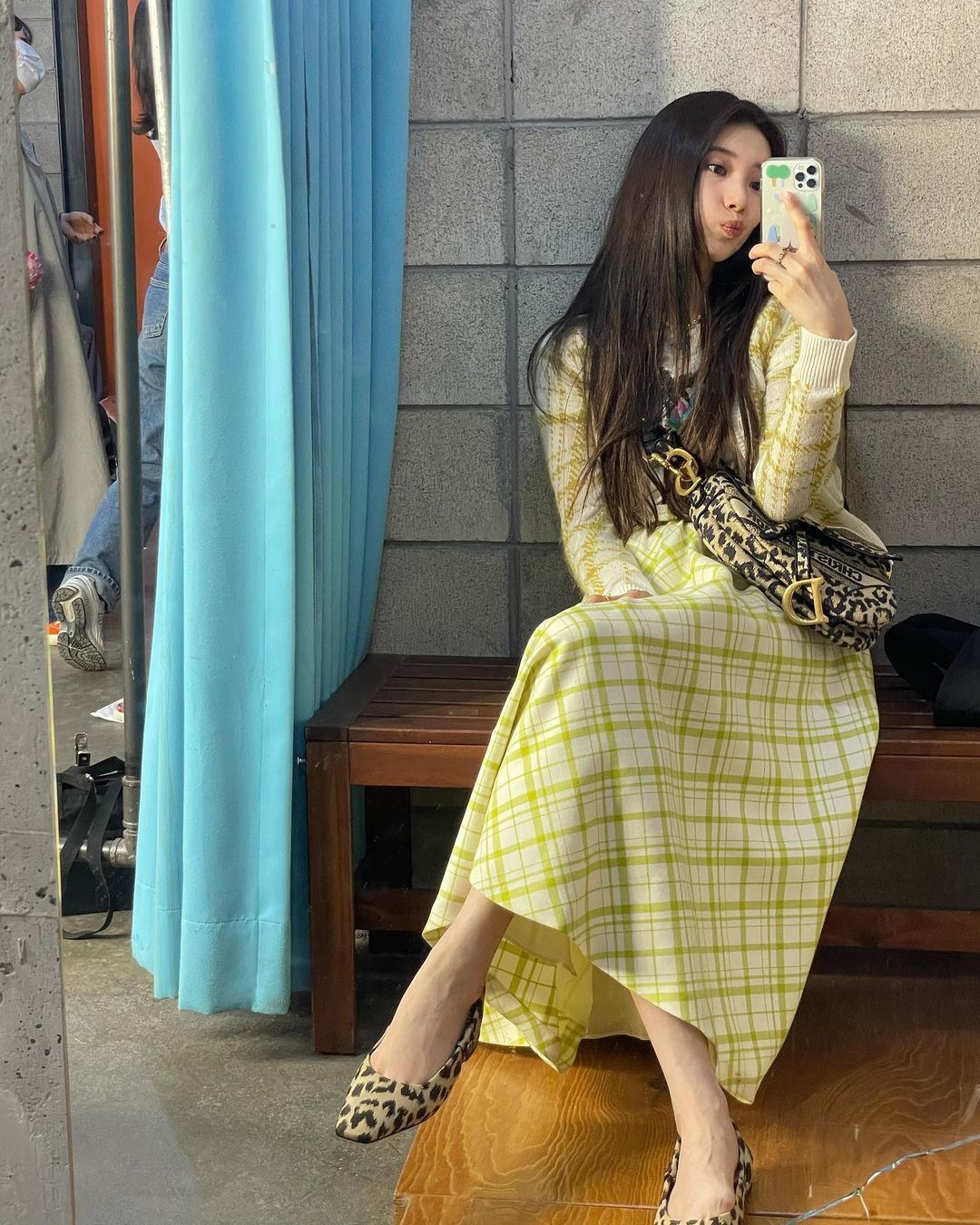 ซูจี Suzy