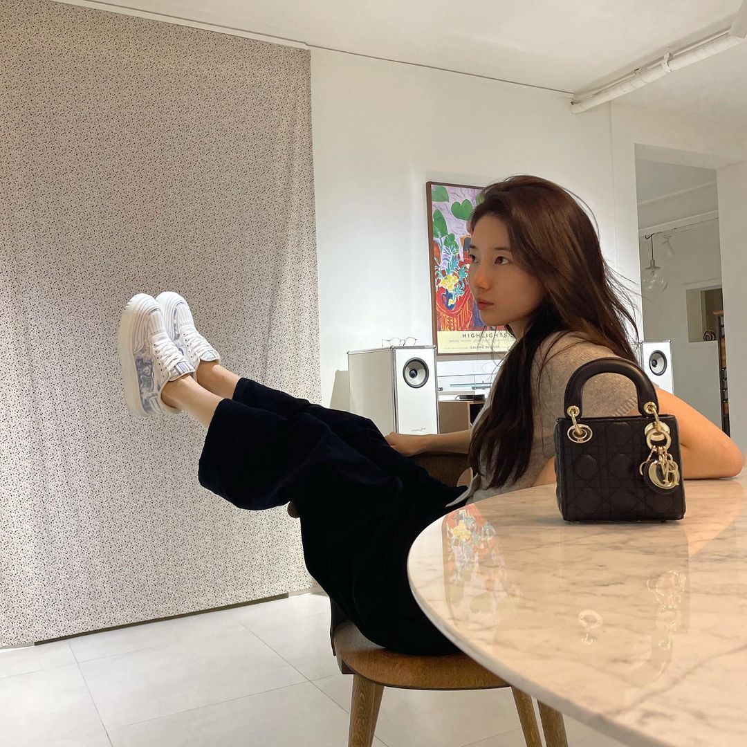 ซูจี Suzy