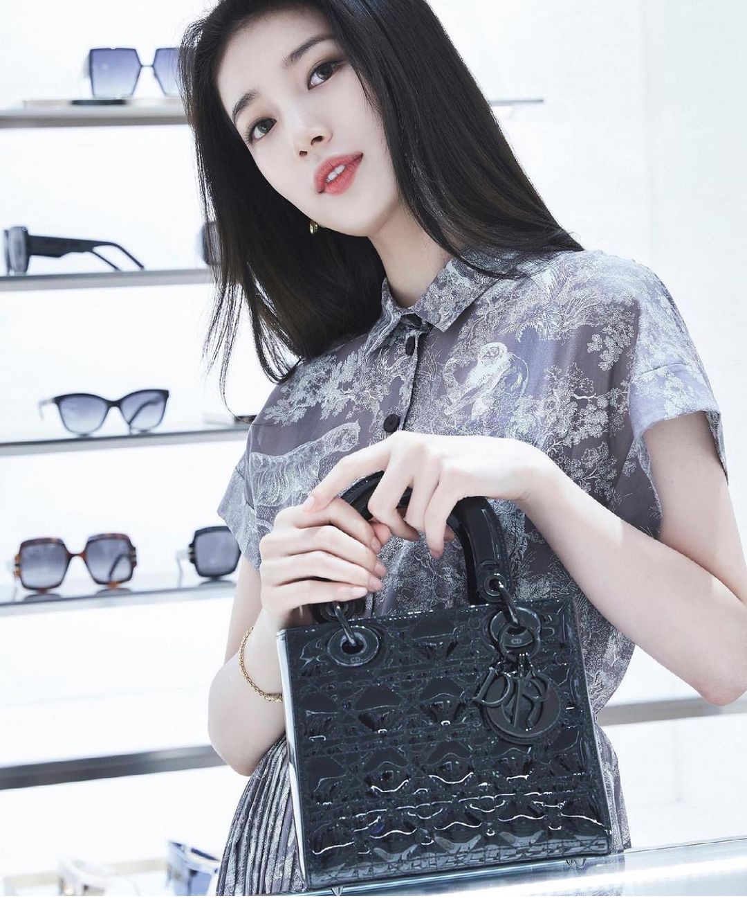 ซูจี Suzy