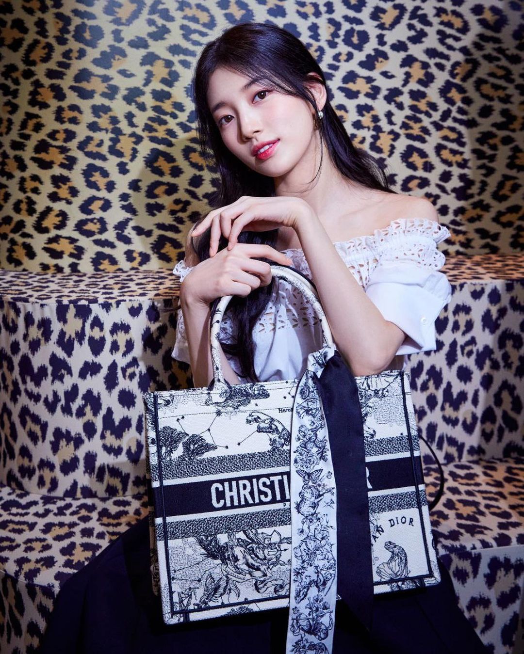 ซูจี Suzy