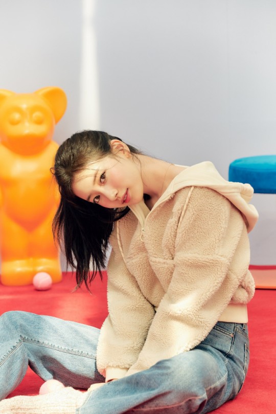 ซูจี Suzy