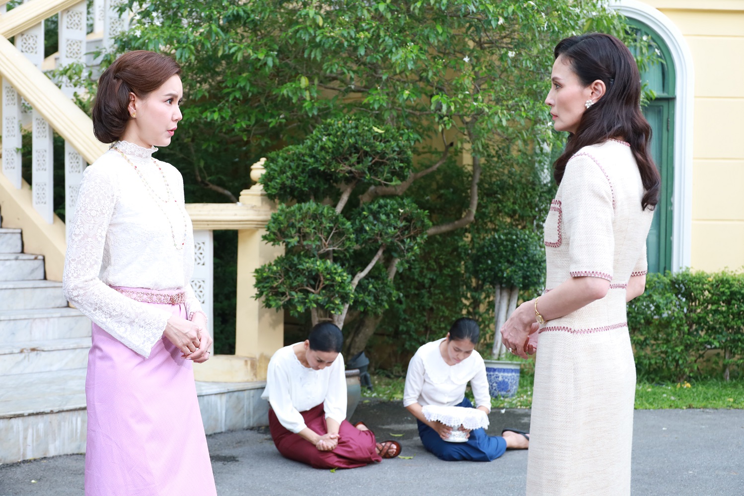 สร้อยสะบันงา ตัวละคร