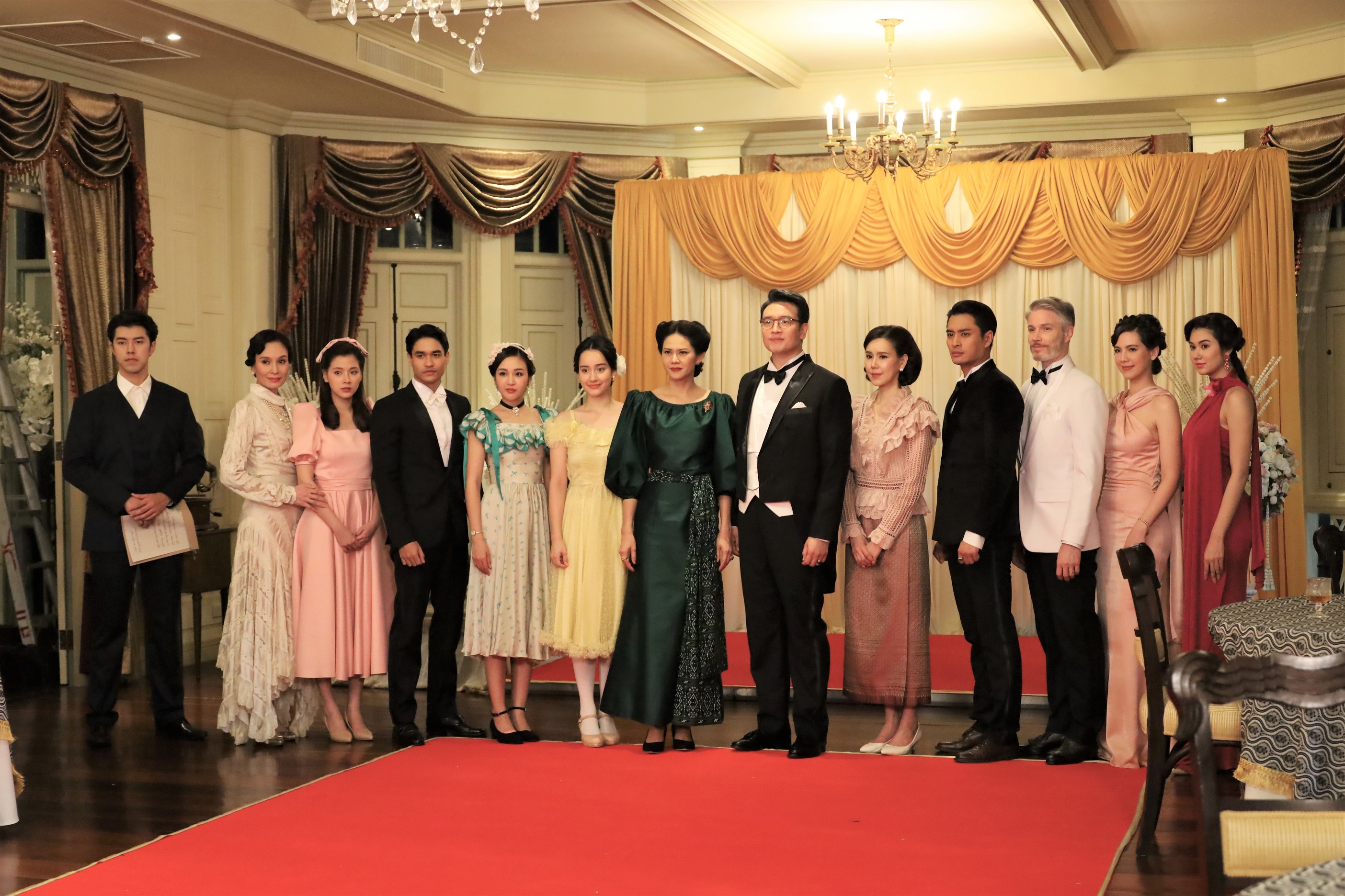 สร้อยสะบันงา ตัวละคร