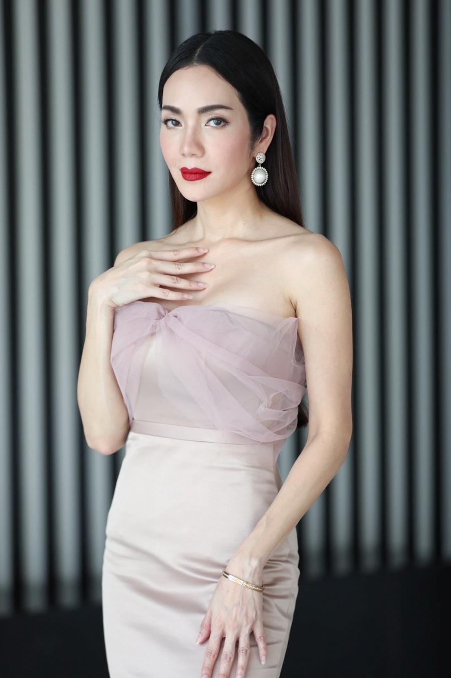 ใต้หล้า ตัวอย่าง