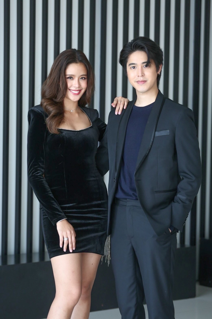 ใต้หล้า ตัวอย่าง