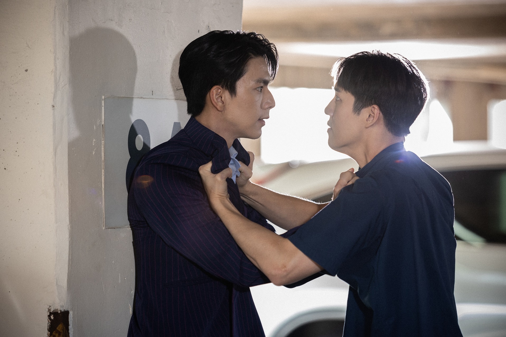 ใต้หล้า ต่อ ธนภพ