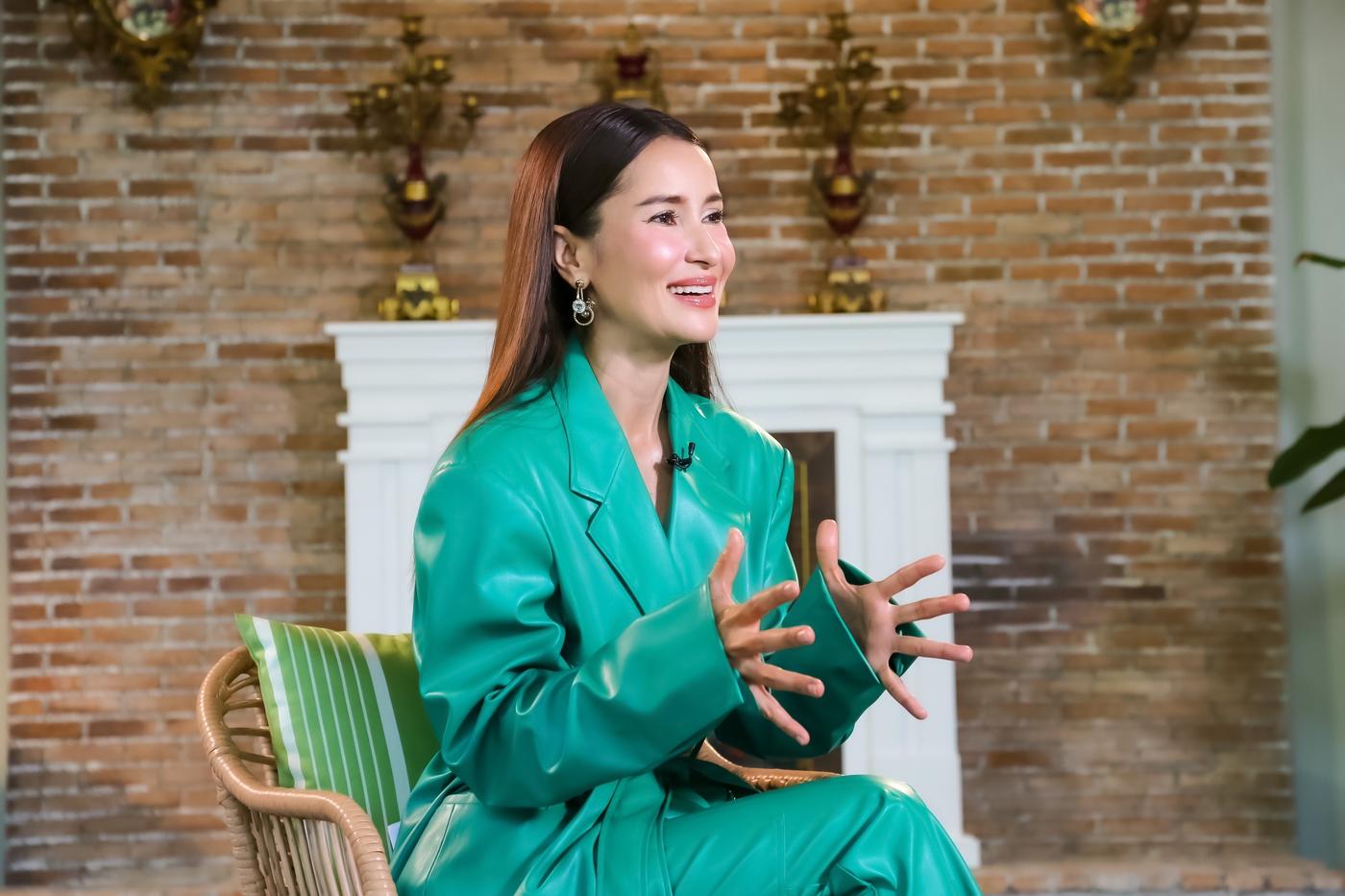 คือเธอ