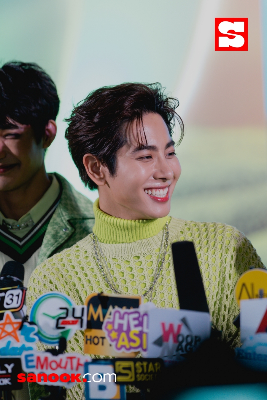 โออิชิฮันนี่เลม่อน น้ำตาล 0%  Presents Magic Of Zero