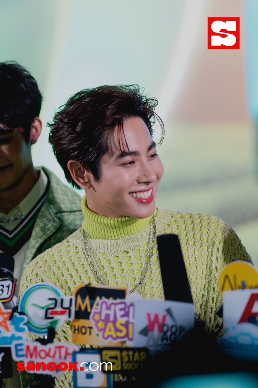 โออิชิฮันนี่เลม่อน น้ำตาล 0%  Presents Magic Of Zero