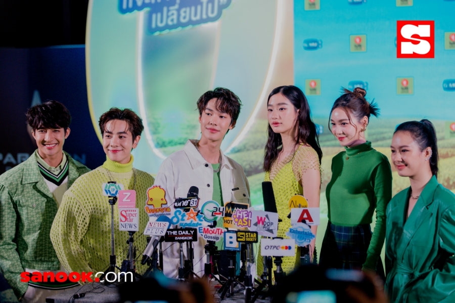 โออิชิฮันนี่เลม่อน น้ำตาล 0%  Presents Magic Of Zero