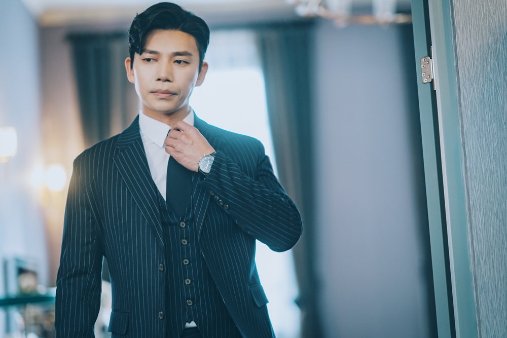 Curtain Call (พลิกบทบาททายาทหมื่นล้าน)