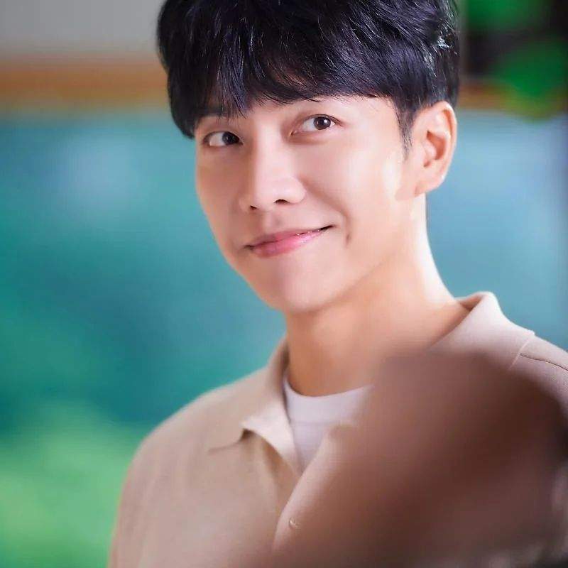 อีซึงกิ (Lee Seung Gi) - อีดาอิน (Lee Da In)