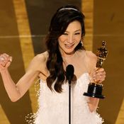 มิเชล โหย่ว (Michelle Yeoh) รับรางวัลออสการ์ 2023 (OSCARS 2023)